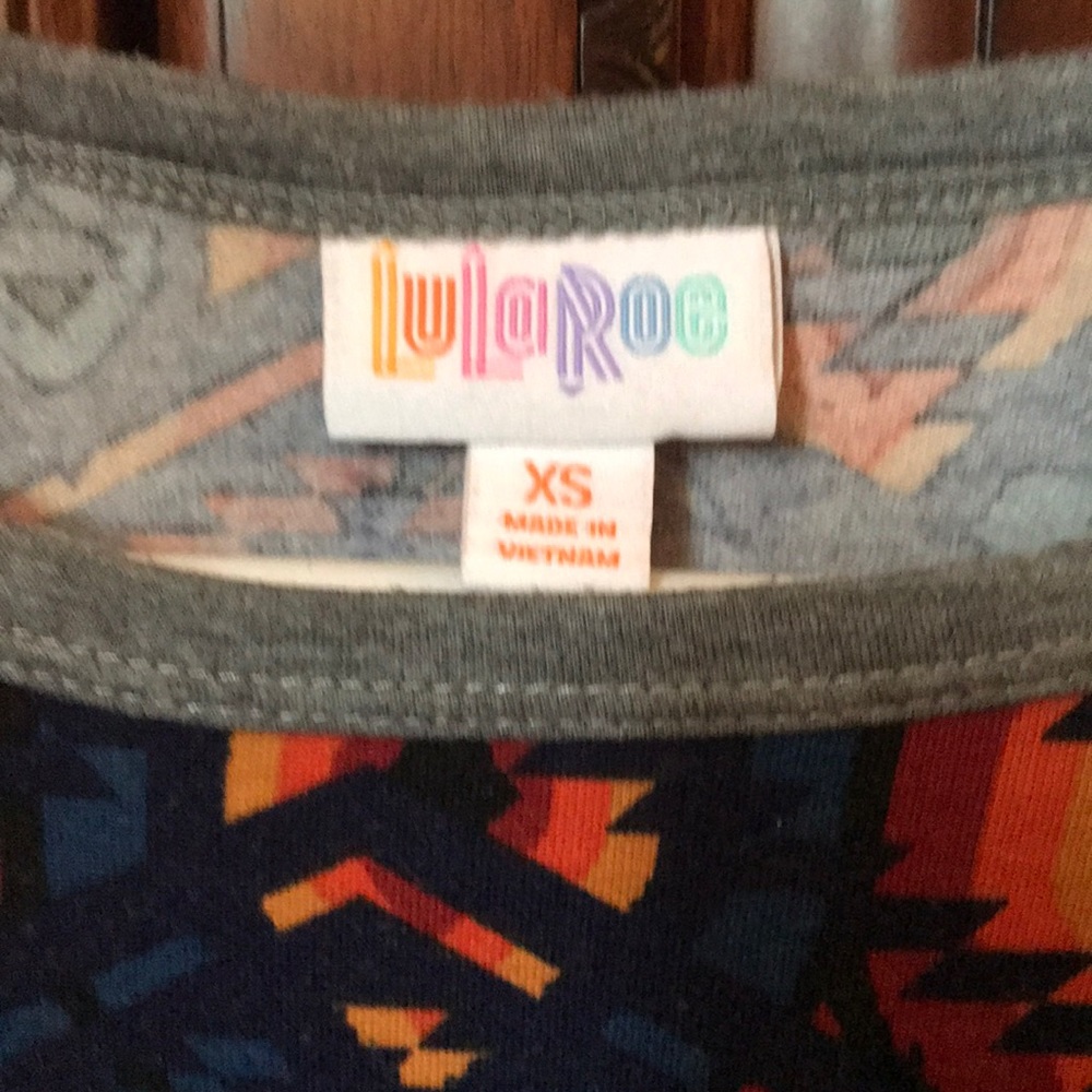 Lularoe XS Randy t-shirt - Picture 3 of 3